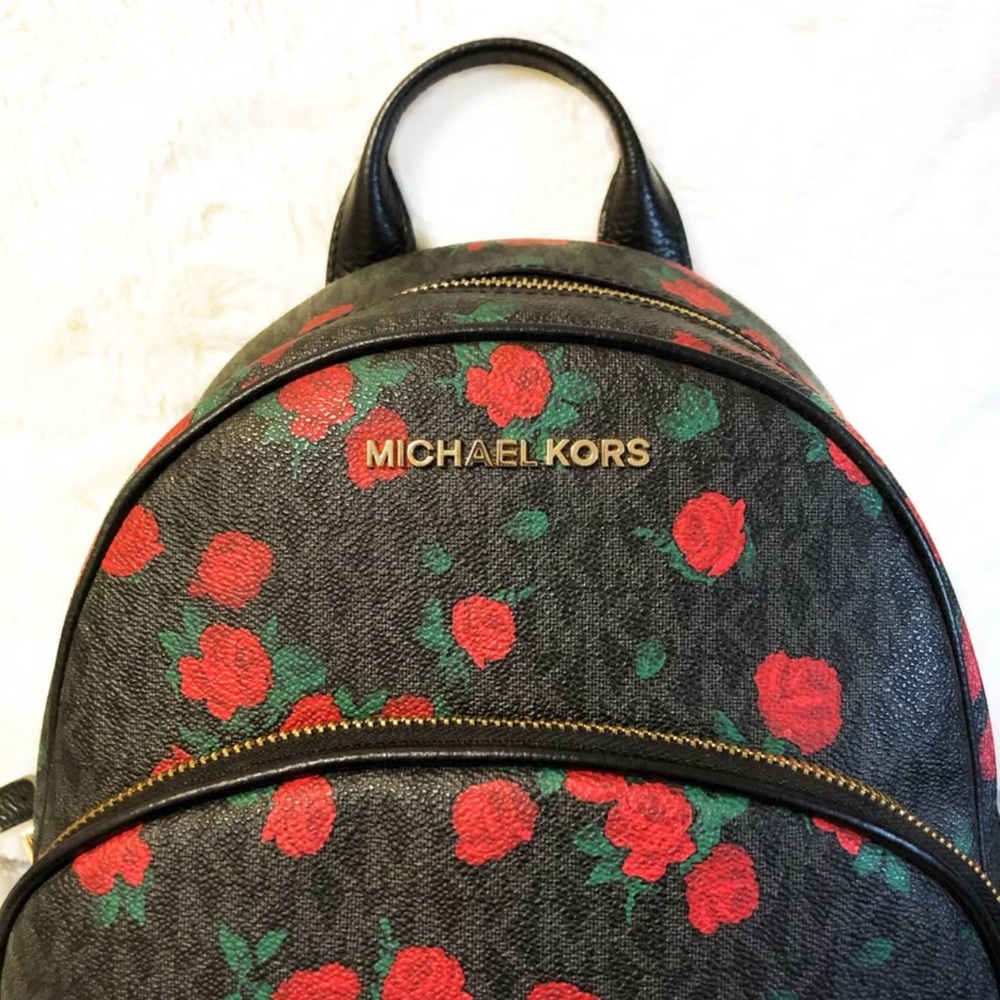Abbey Medium Mk Red Rose Black Leather
Backpack - Picture 4 of 5